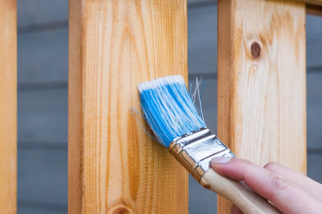 How to Varnish Wood